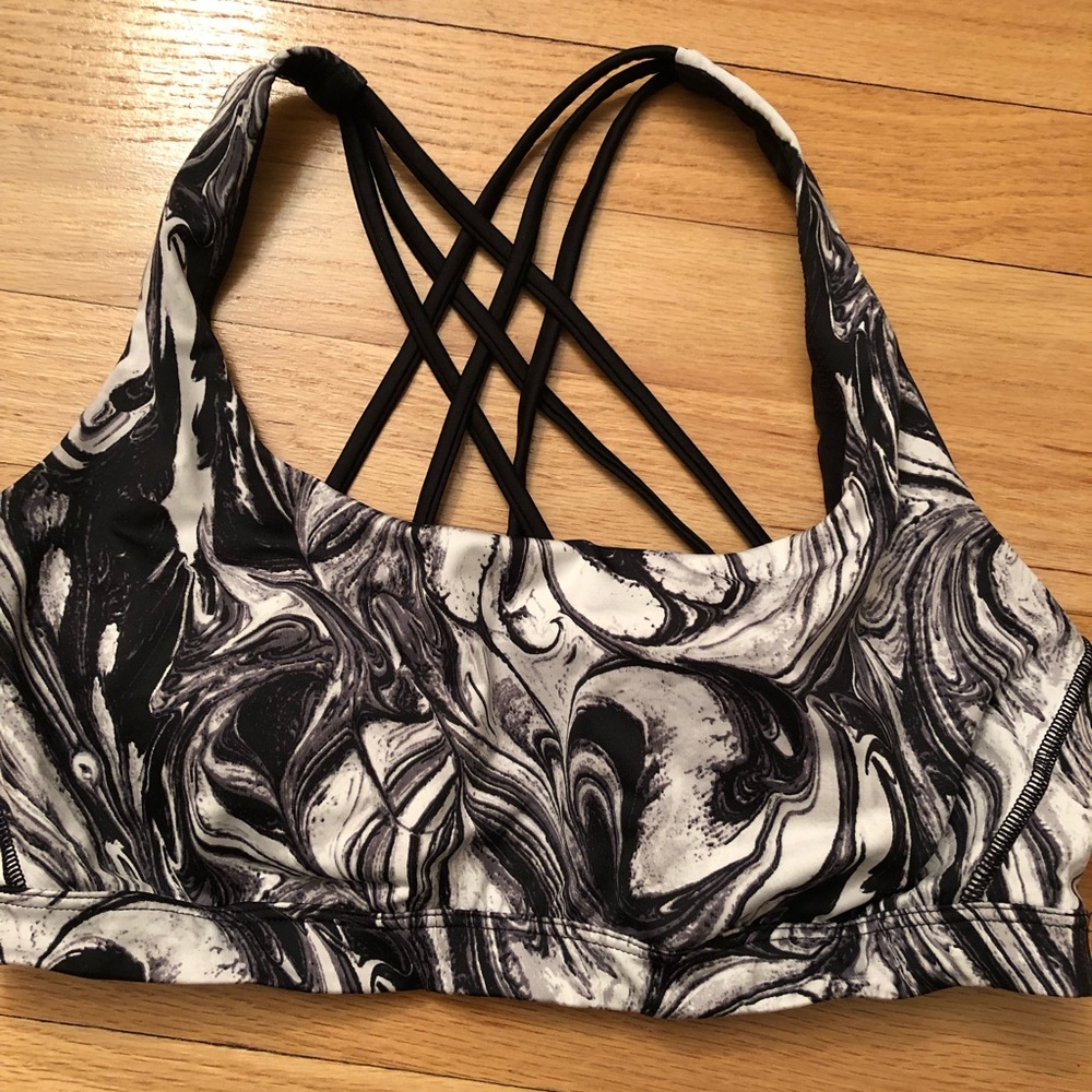 Victoria’s Secret Crisscrossed Back Sports Bra